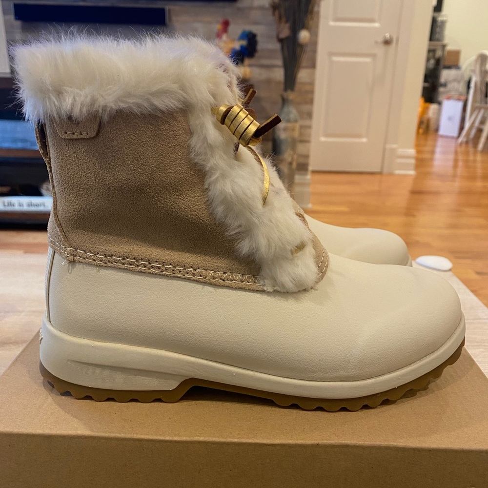 Sperry water resistant & warm weather boots
